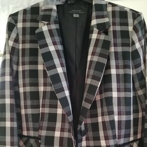 BNWT Tahari Plaid Size 16 blazer (Price firm)